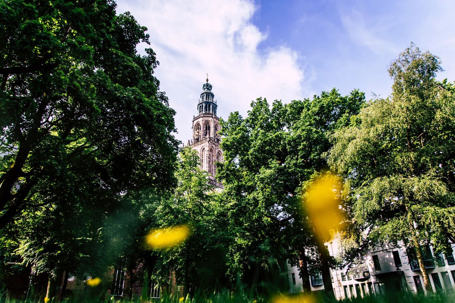 De Martinitoren van Groningen aan de Grote Markt – Kamagra kopen in Groningen